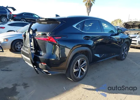 2021 Lexus Nx 300 z USA, uszkodzony, nr VIN JTJGARBZ4M2196270